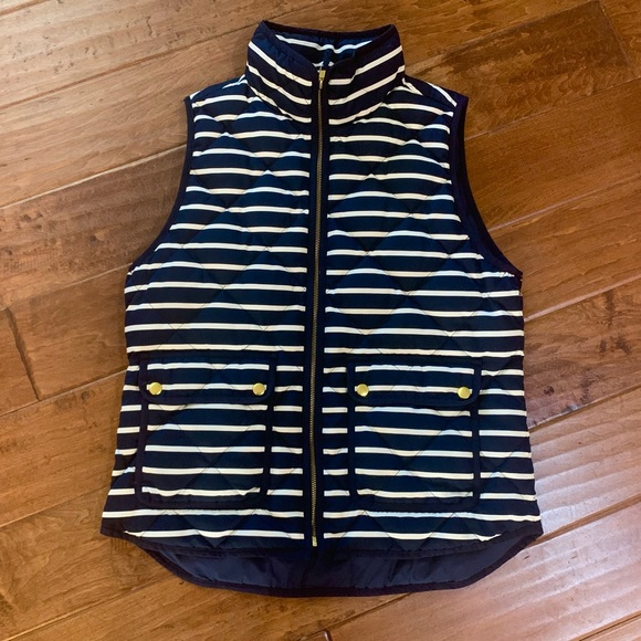 Woman’s J Crew quilted down navy/white striped vest full zip Sz M